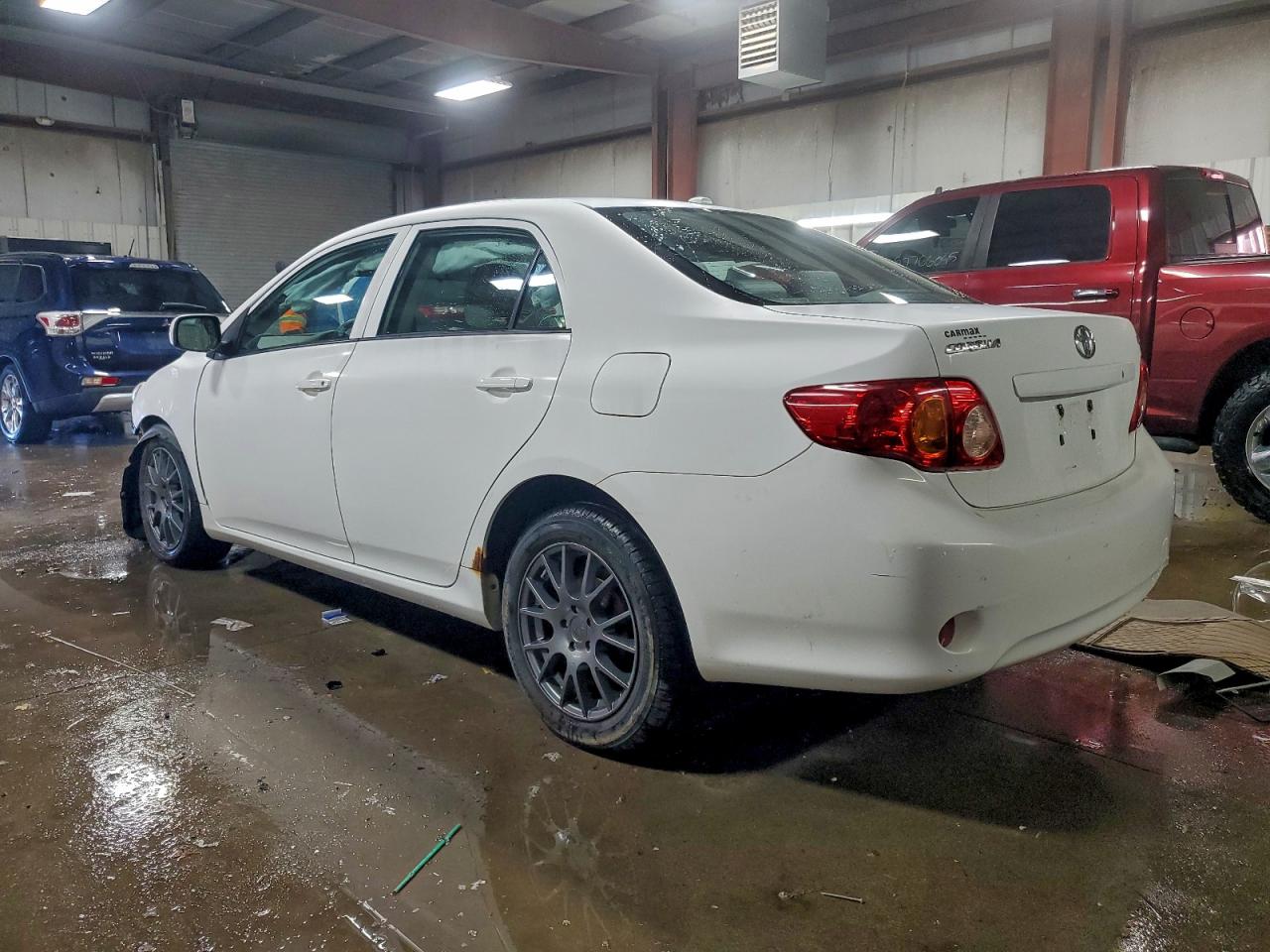 2010 TOYOTA COROLLA LE photo 3