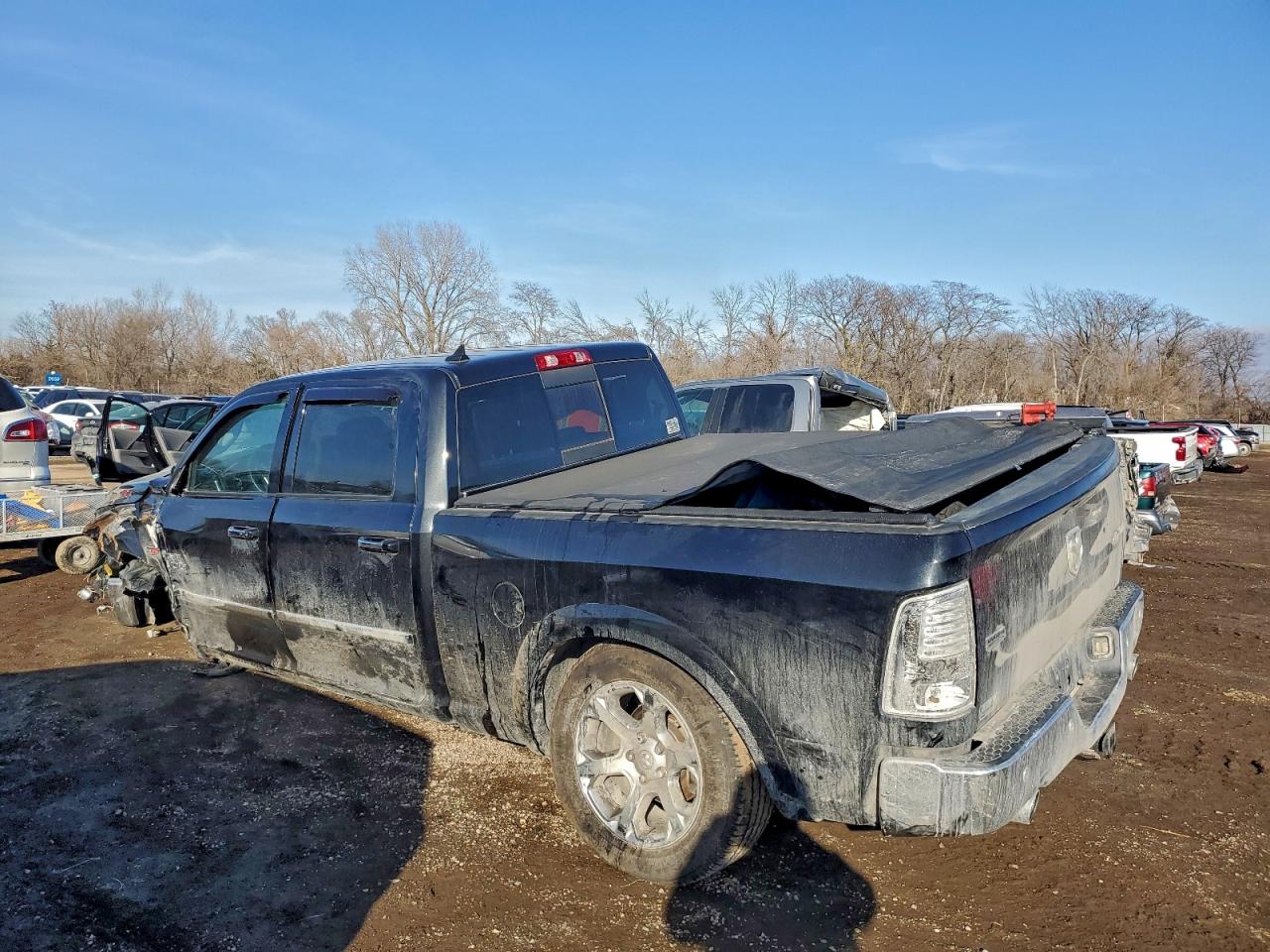2016 RAM 1500 LARAMIE photo 3