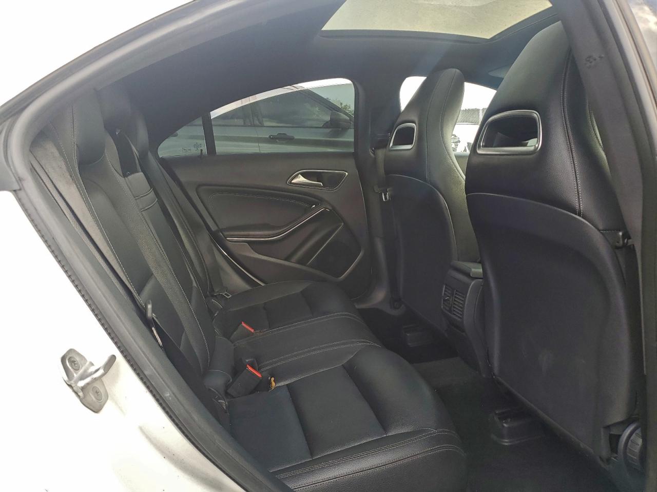2016 MERCEDES-BENZ CLA 250 photo 19