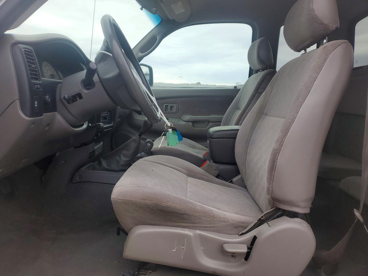 2004 TOYOTA TACOMA XTRACAB photo 7