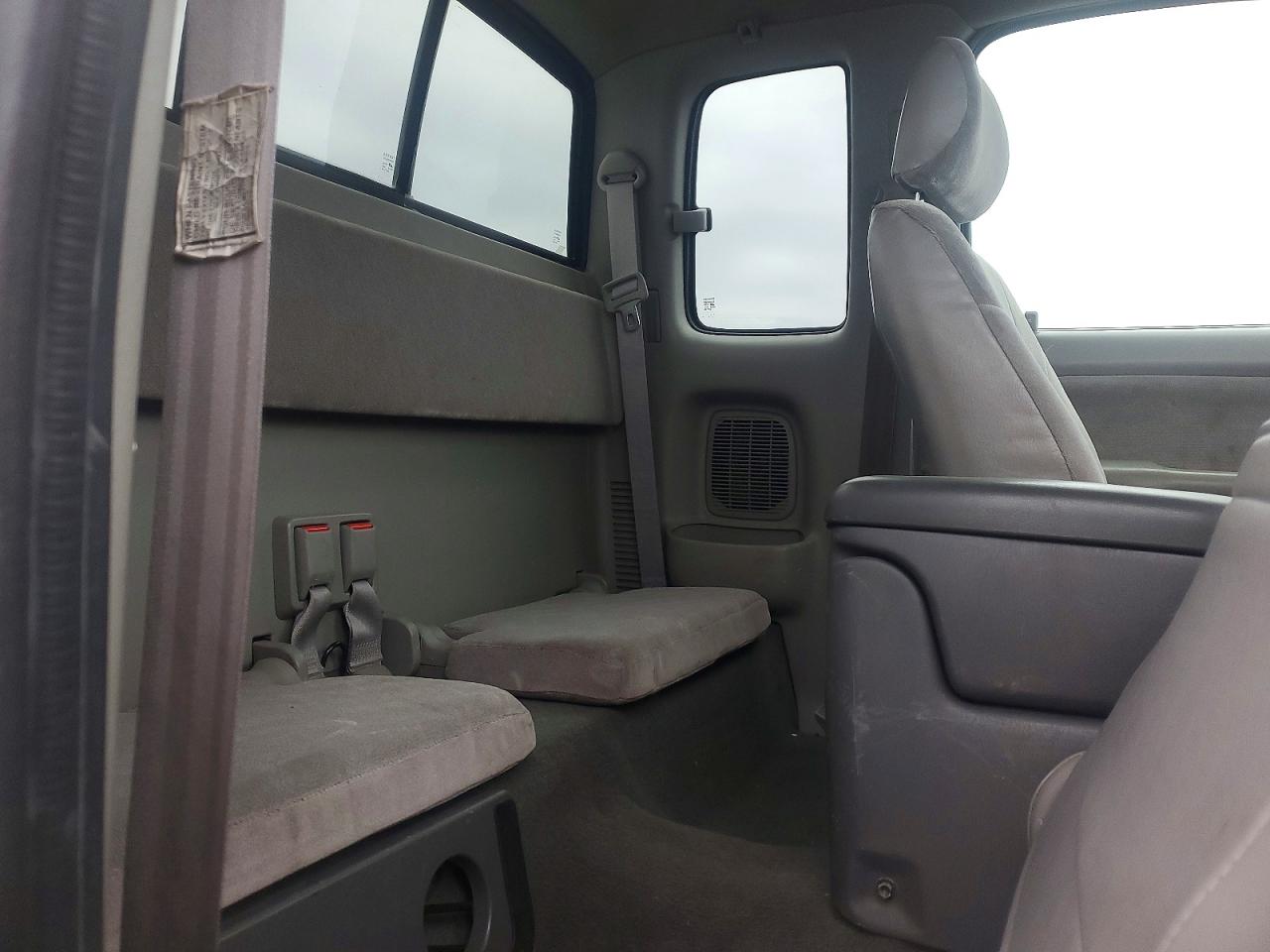 2004 TOYOTA TACOMA XTRACAB photo 10
