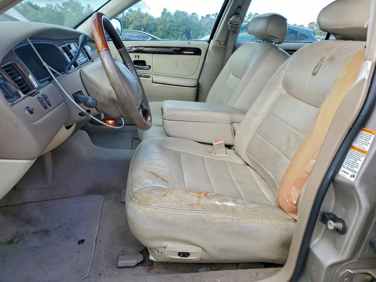 2001 LINCOLN TOWN CAR SIGNATURE photo 7