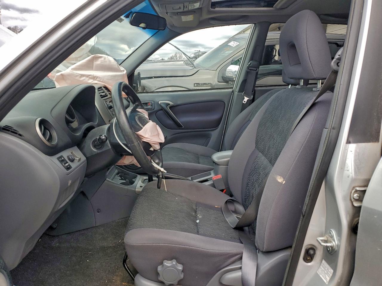 2003 TOYOTA RAV4 photo 13