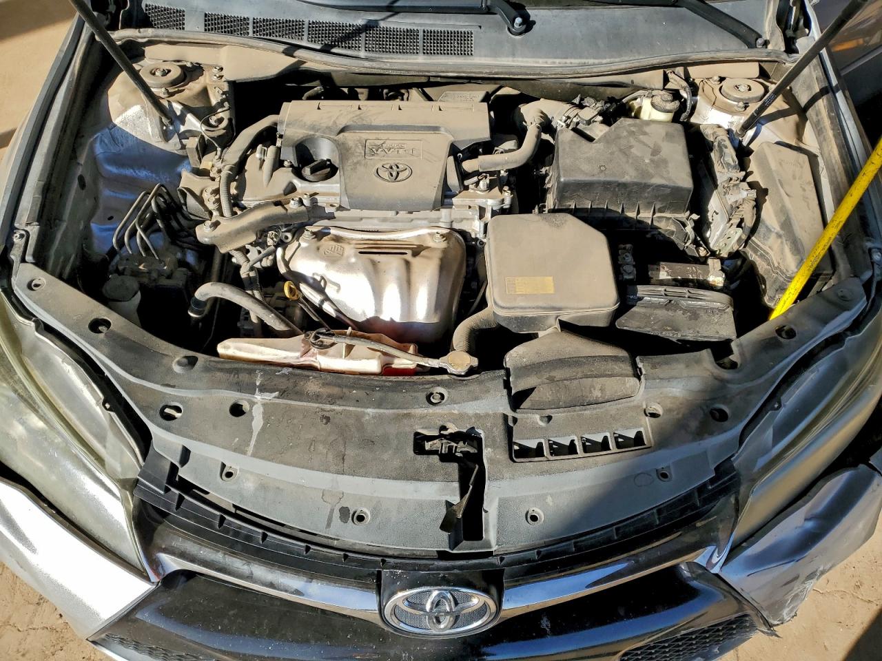 2015 TOYOTA CAMRY LE photo 31