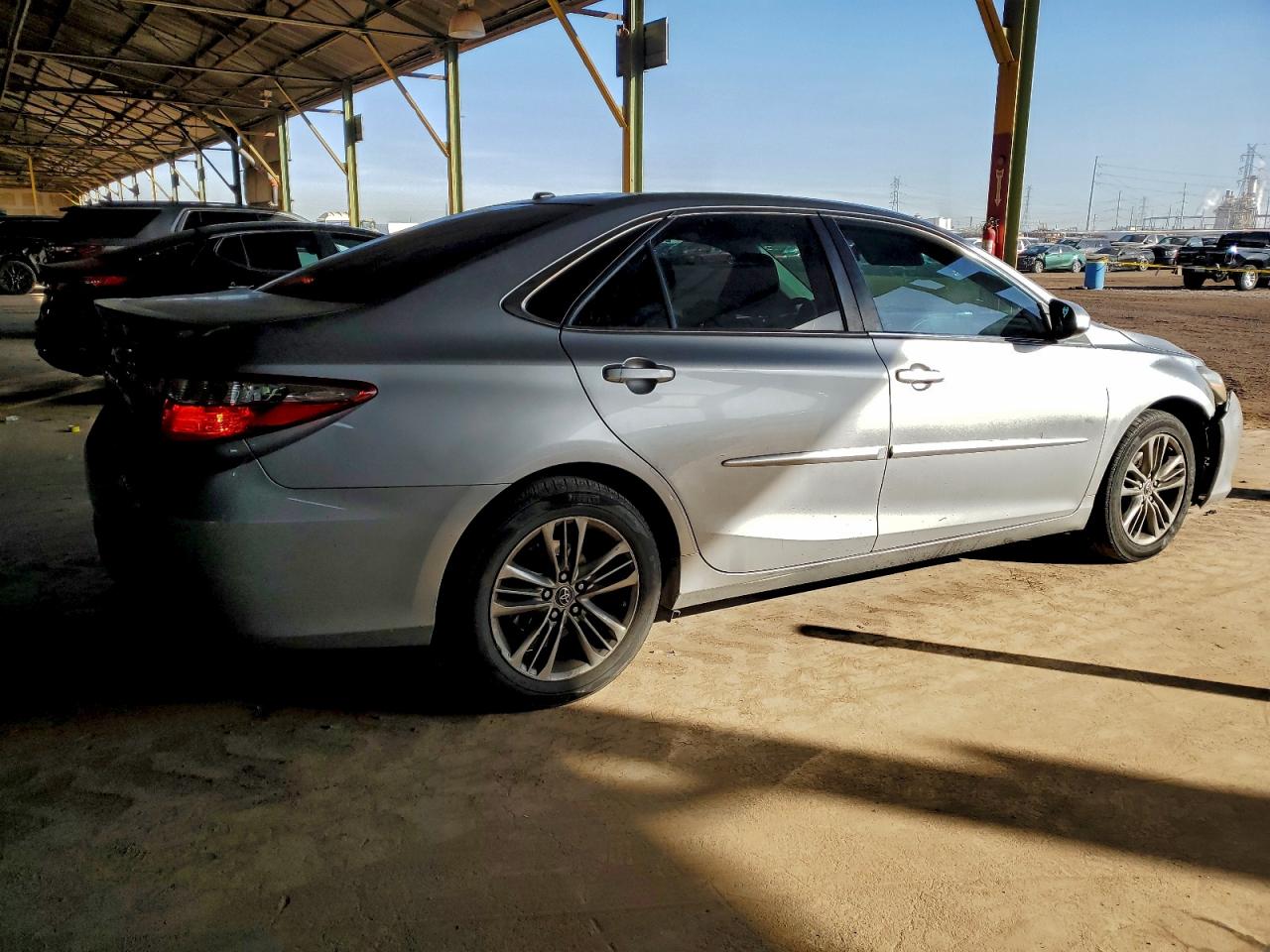 2015 TOYOTA CAMRY LE photo 7
