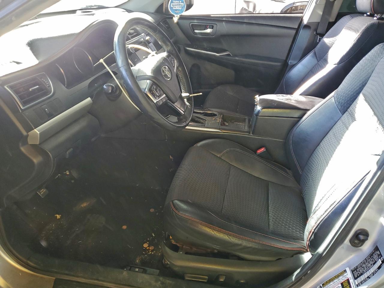 2015 TOYOTA CAMRY LE photo 19