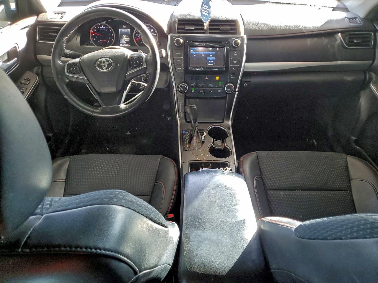 2015 TOYOTA CAMRY LE photo 22