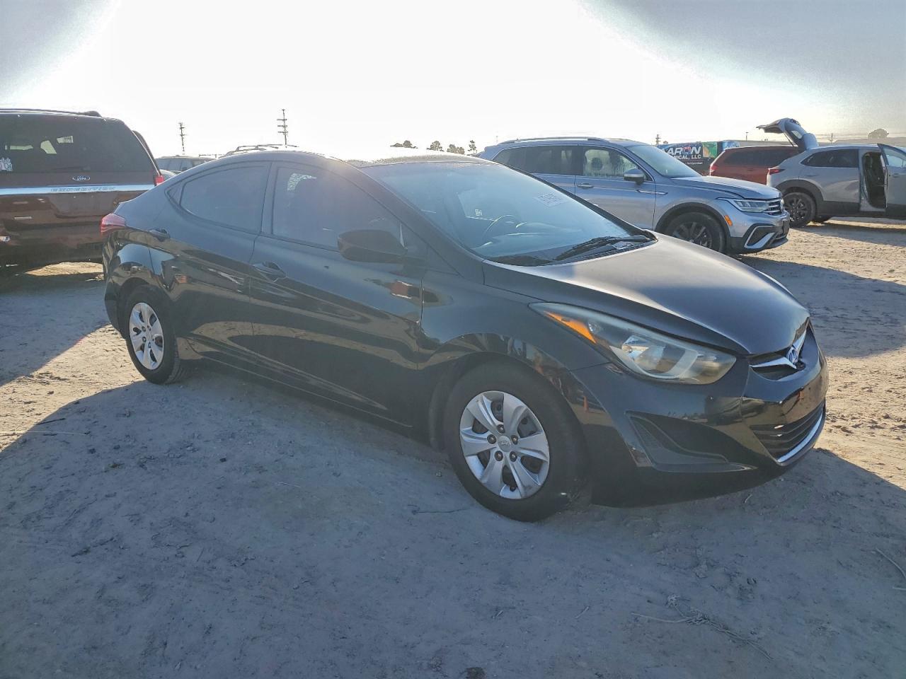 2016 HYUNDAI ELANTRA SE photo 4