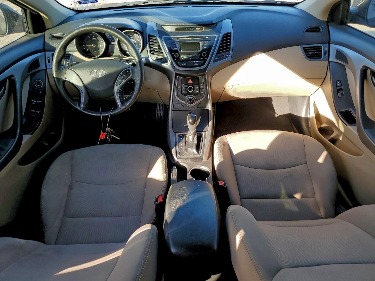 2016 HYUNDAI ELANTRA SE photo 8