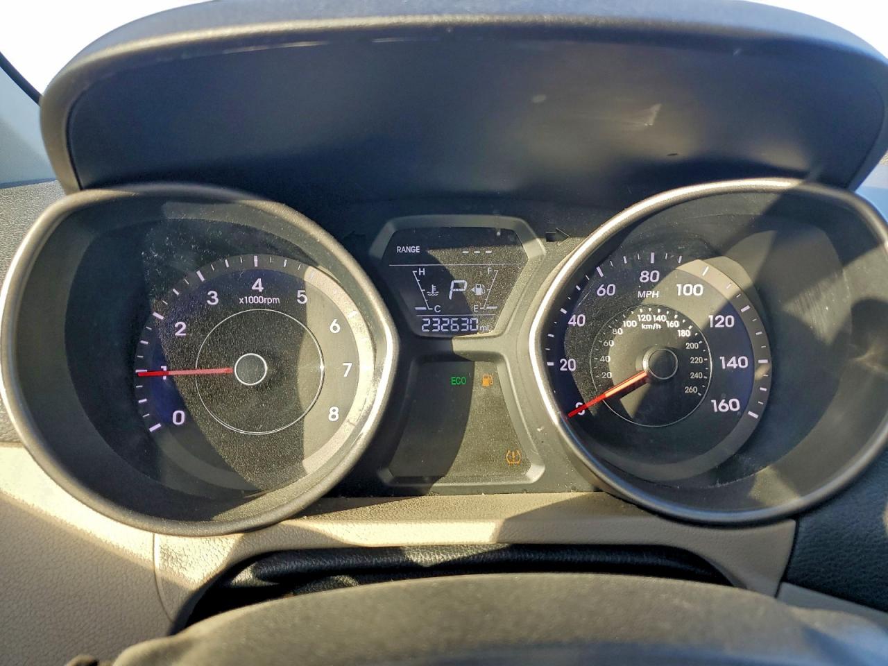2016 HYUNDAI ELANTRA SE photo 9