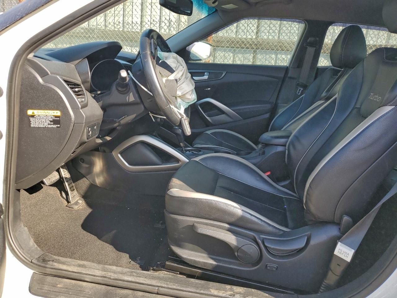 2015 HYUNDAI VELOSTER TURBO photo 7