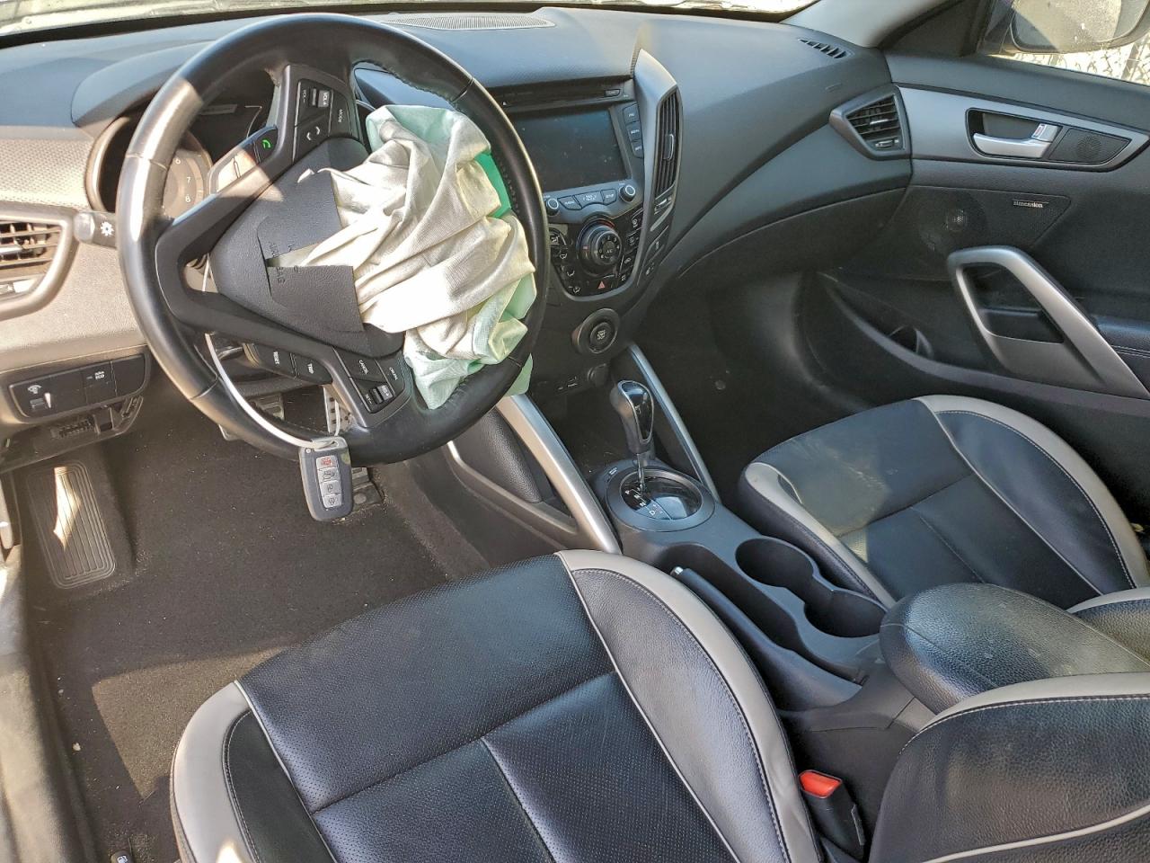 2015 HYUNDAI VELOSTER TURBO photo 8