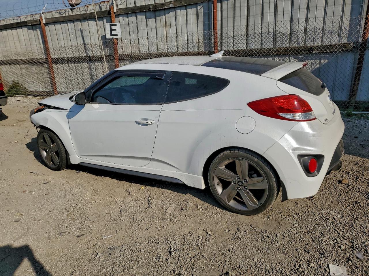 2015 HYUNDAI VELOSTER TURBO photo 2
