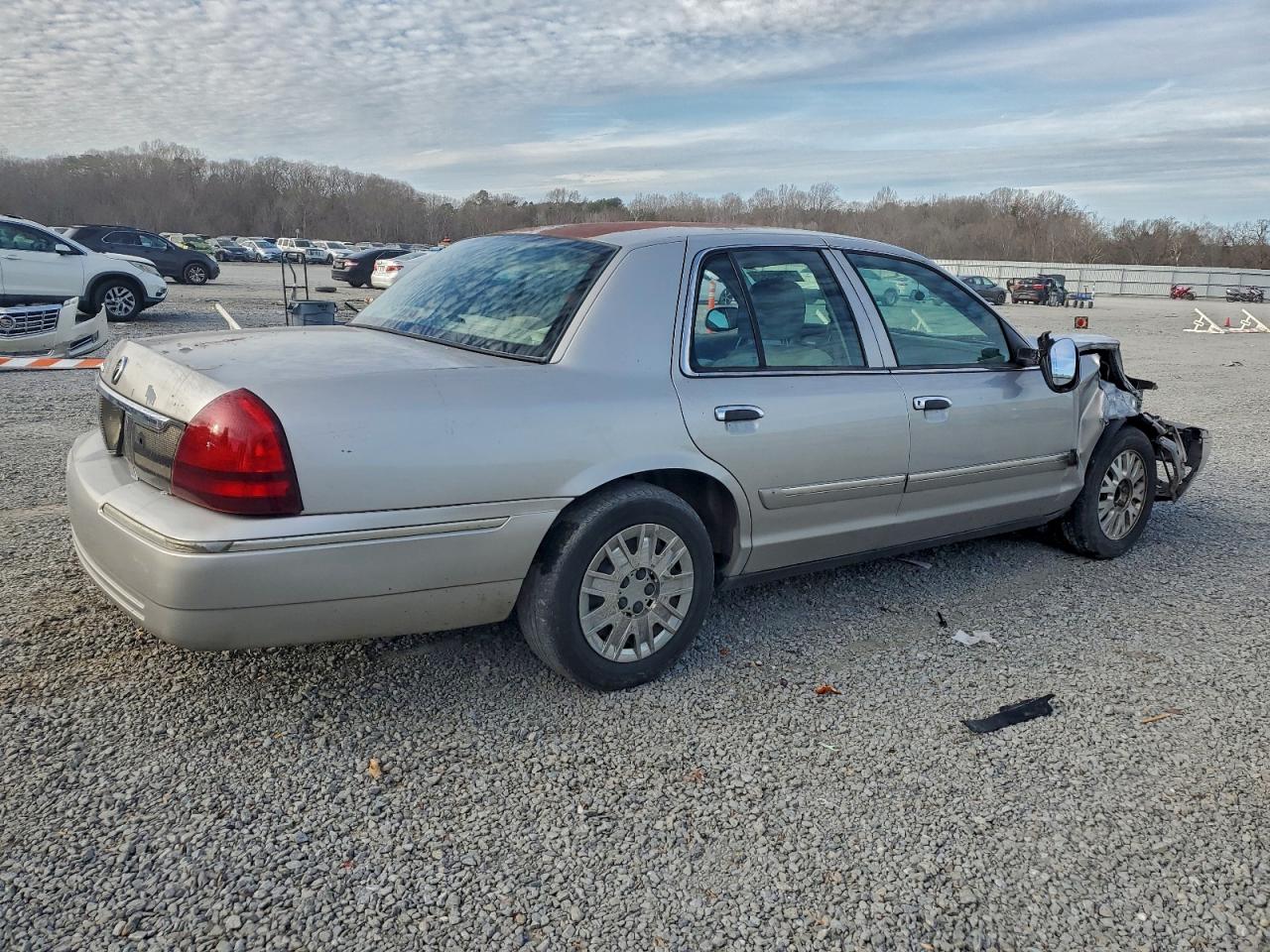 2006 MERCURY GRAND MARQUIS GS photo 3