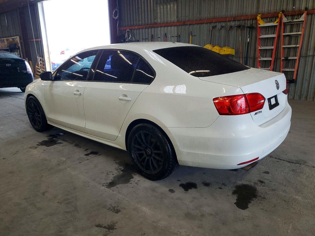 2014 VOLKSWAGEN JETTA BASE photo 2