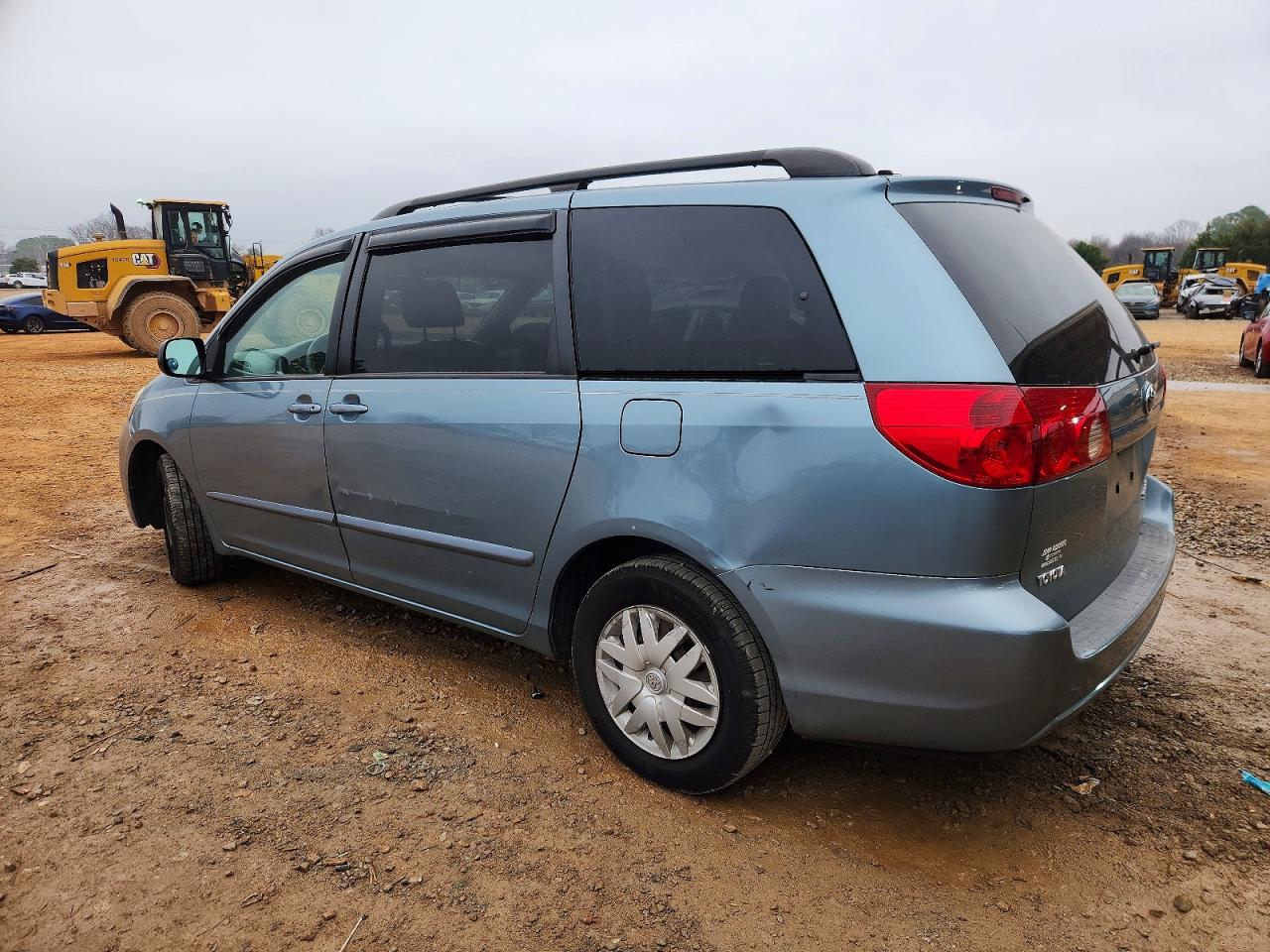 2007 TOYOTA SIENNA CE photo 2