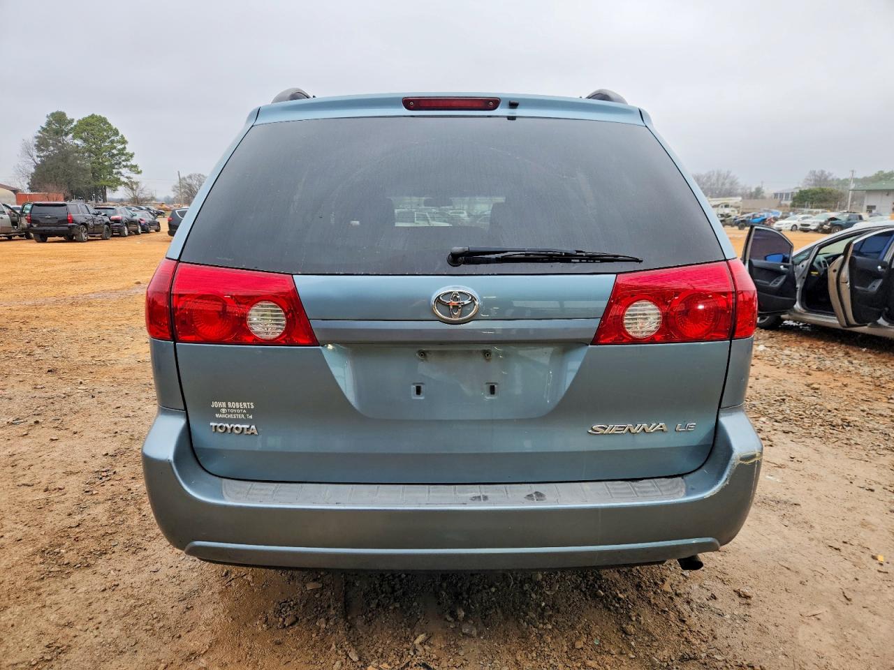 2007 TOYOTA SIENNA CE photo 6