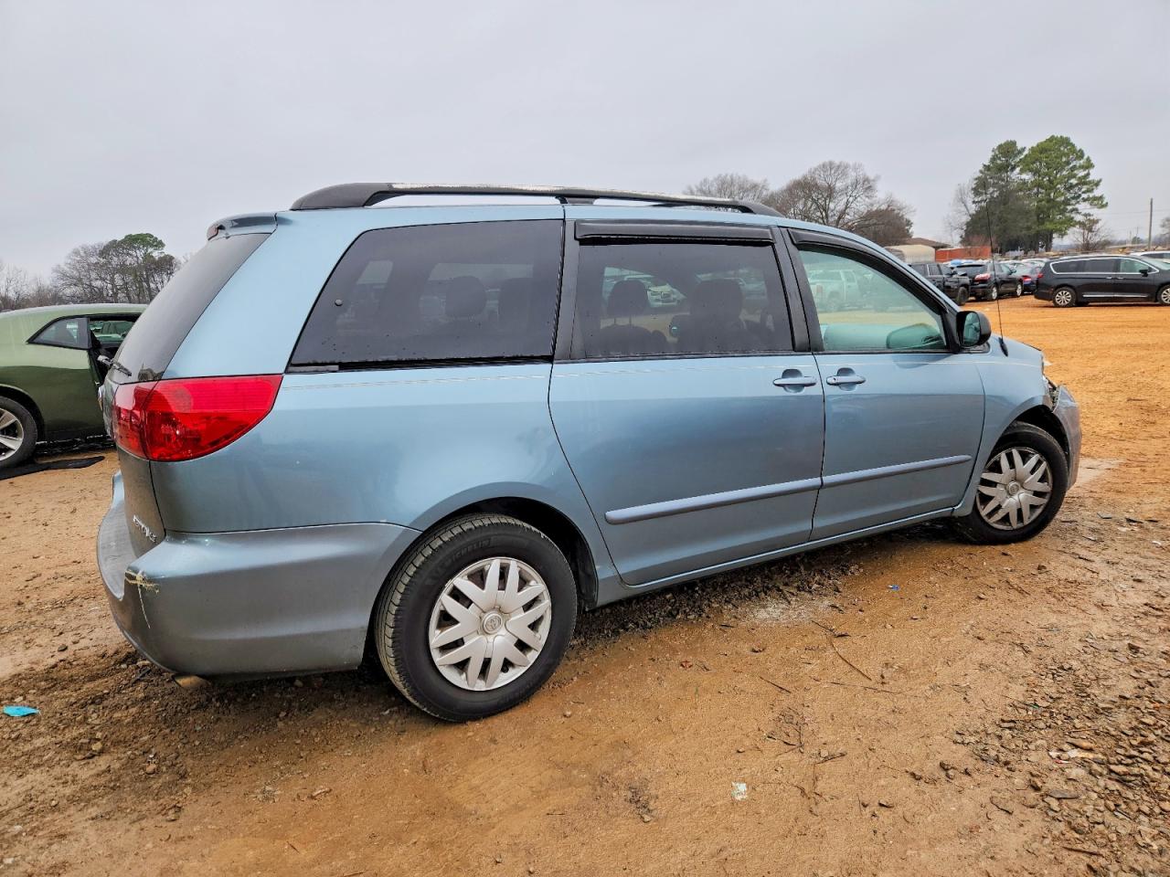 2007 TOYOTA SIENNA CE photo 3