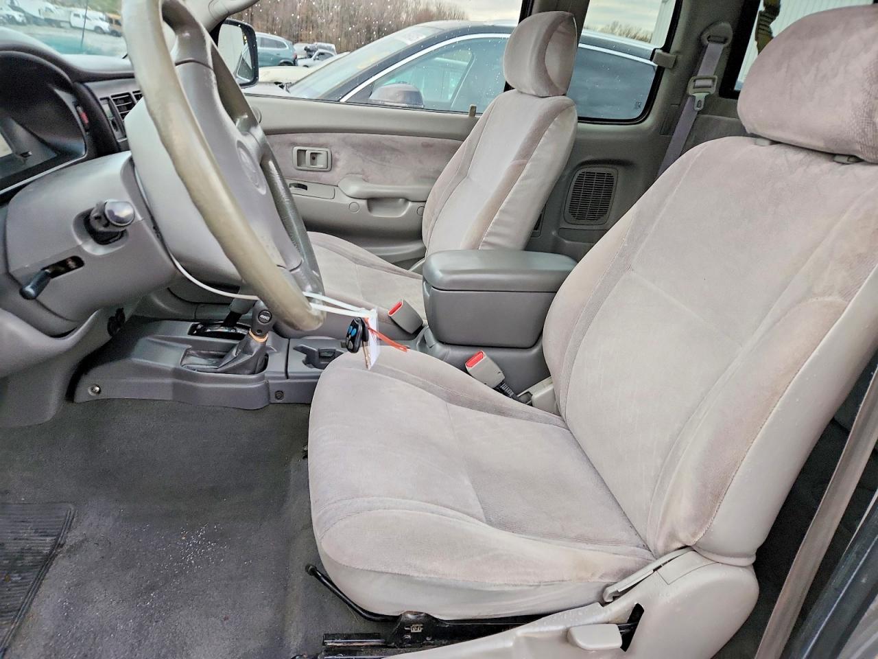 2001 TOYOTA TACOMA XTRACAB photo 7