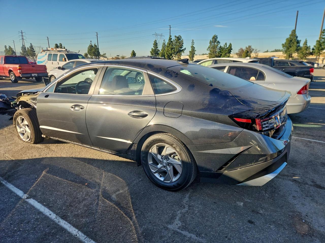 2025 HYUNDAI SONATA SE photo 2