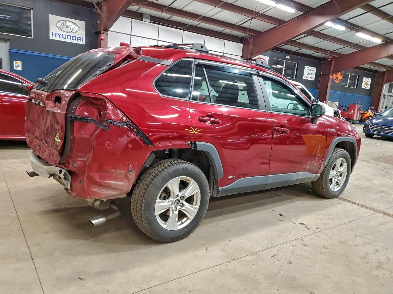 2019 TOYOTA RAV4 LE photo 3
