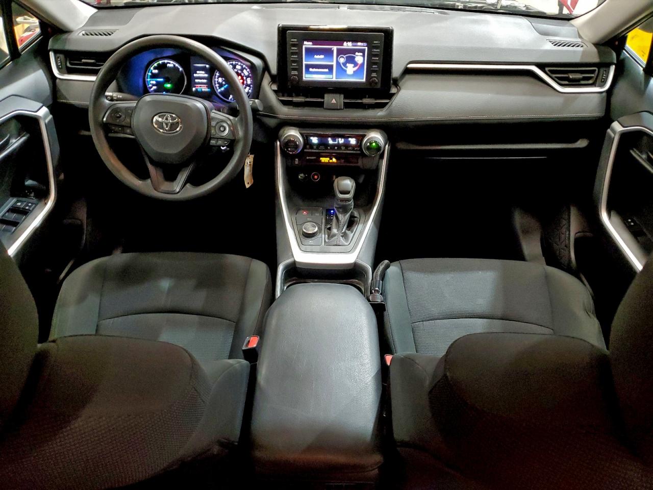 2019 TOYOTA RAV4 LE photo 8