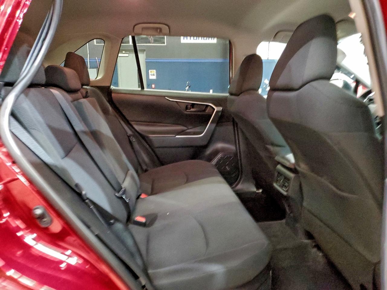 2019 TOYOTA RAV4 LE photo 11