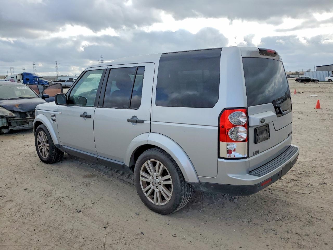 2012 LAND ROVER LR4 HSE photo 2