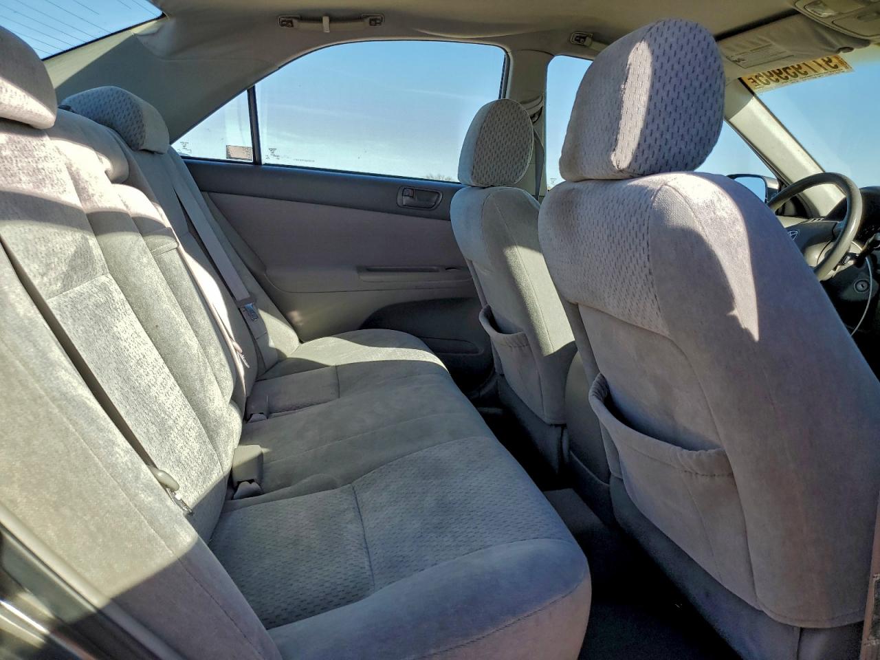 2004 TOYOTA CAMRY LE photo 10