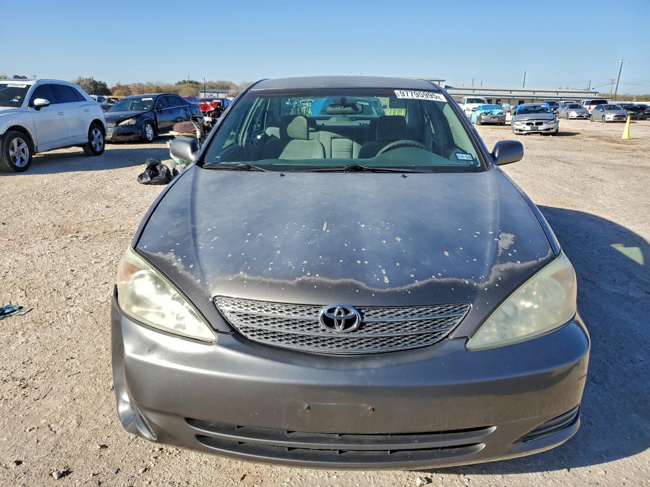 2004 TOYOTA CAMRY LE photo 5