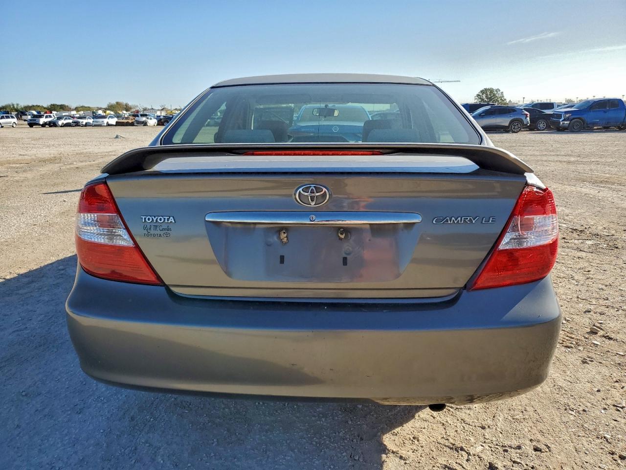 2004 TOYOTA CAMRY LE photo 6
