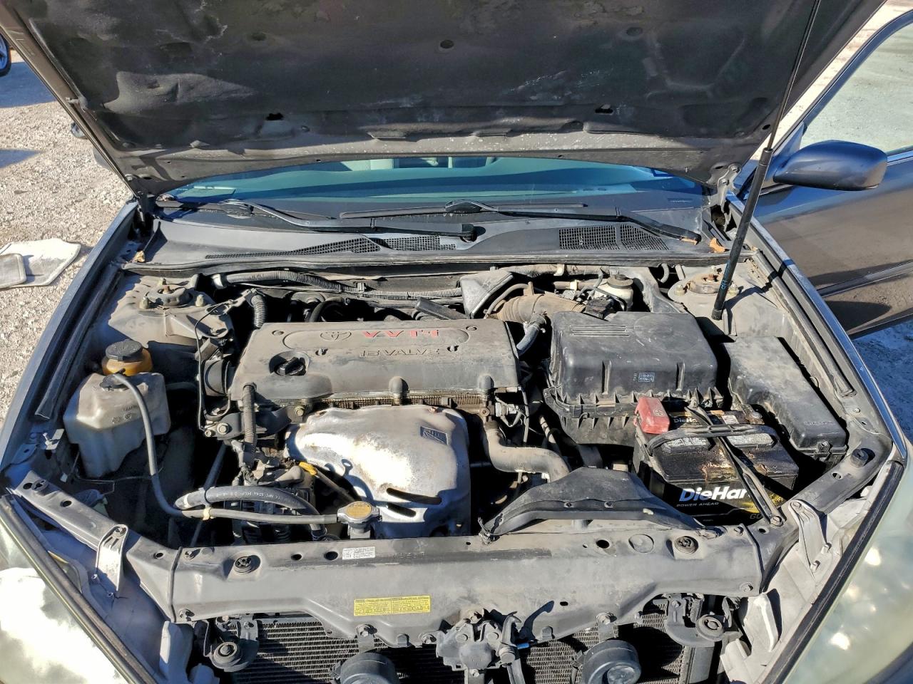 2004 TOYOTA CAMRY LE photo 11
