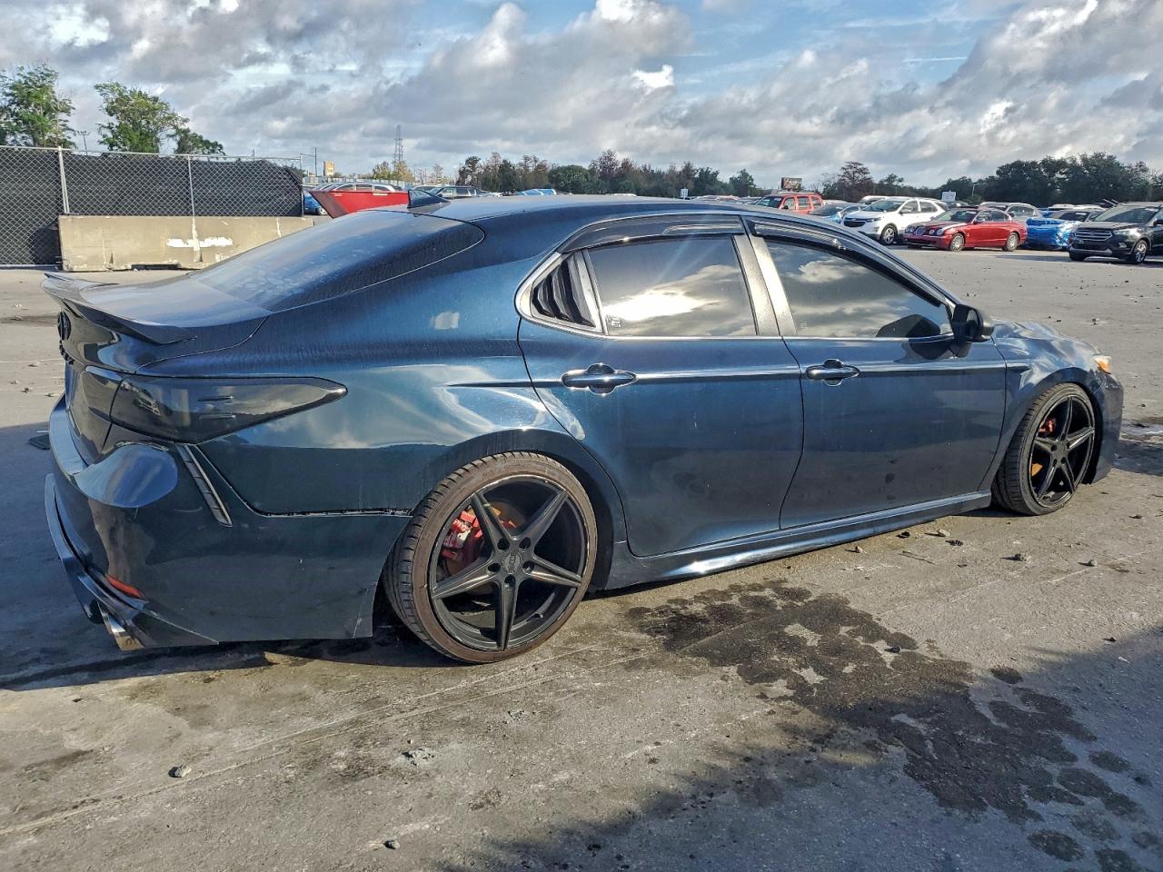 2019 TOYOTA CAMRY L photo 3