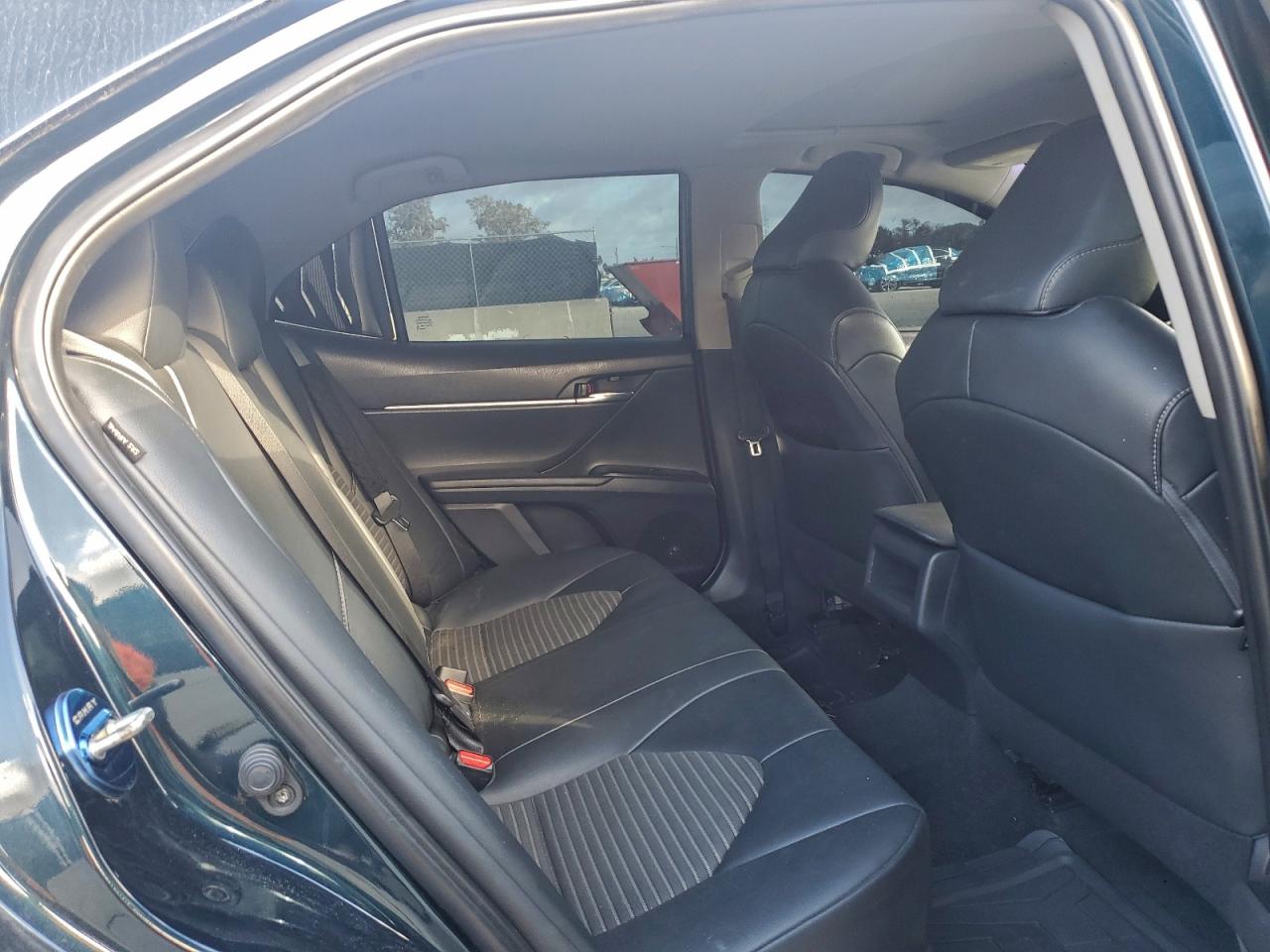 2019 TOYOTA CAMRY L photo 10
