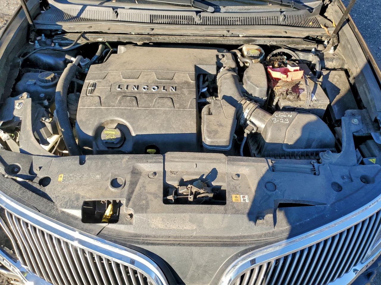 2014 LINCOLN MKS photo 31