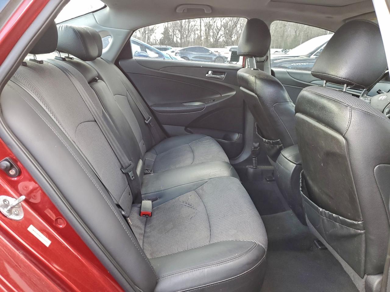 2011 HYUNDAI SONATA SE photo 10