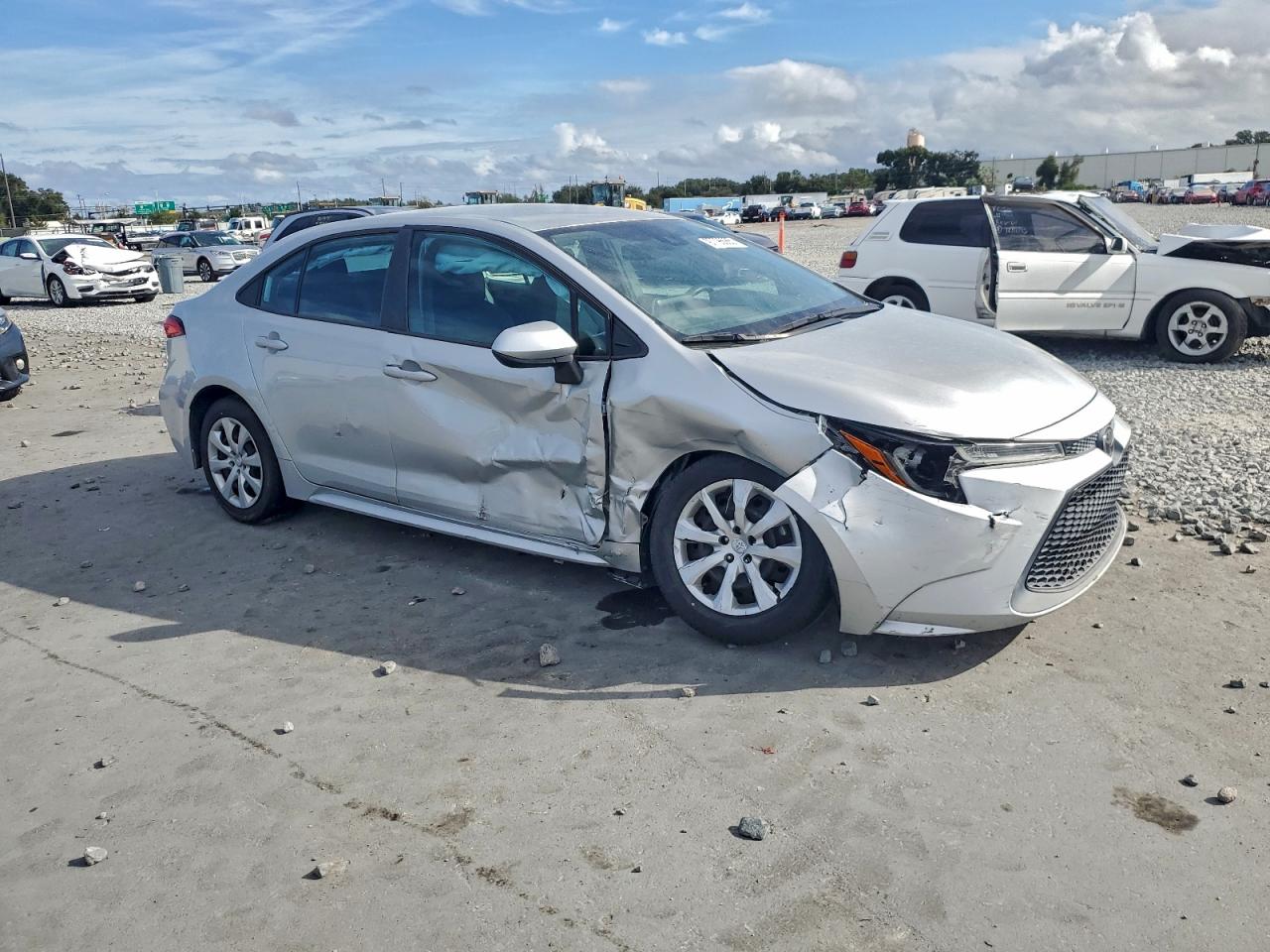 2021 TOYOTA COROLLA LE photo 4