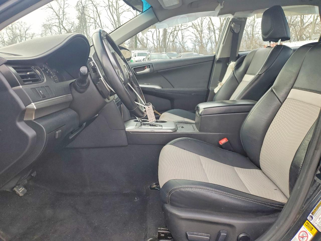 2014 TOYOTA CAMRY L photo 7