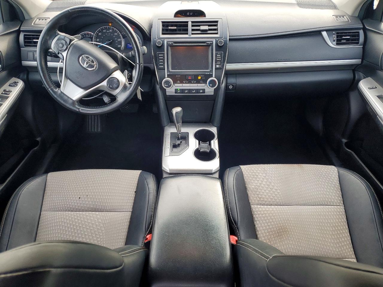 2014 TOYOTA CAMRY L photo 8