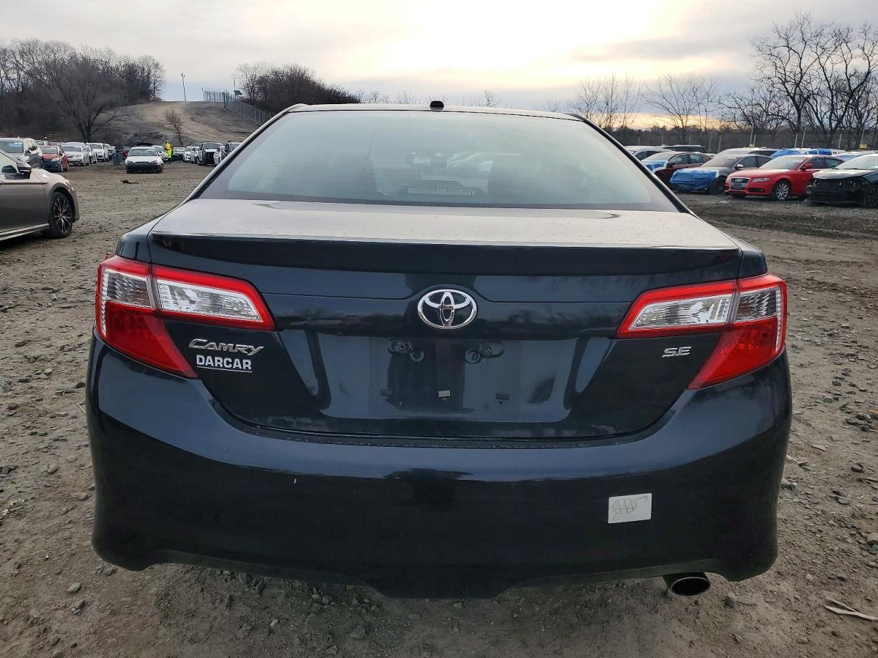2014 TOYOTA CAMRY L photo 6