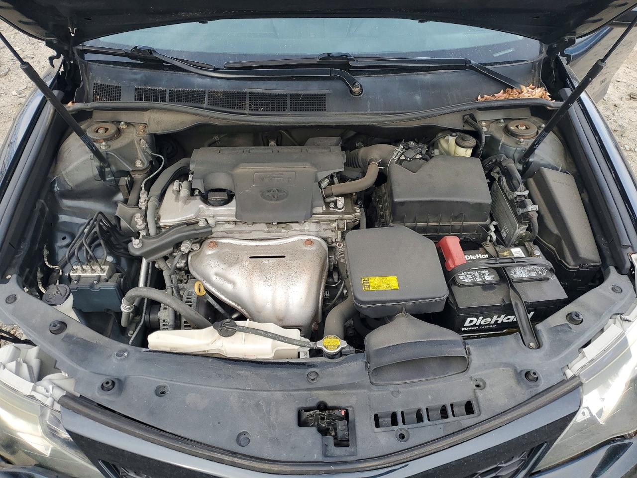 2014 TOYOTA CAMRY L photo 11