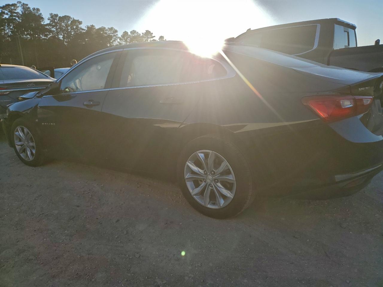 2024 CHEVROLET MALIBU LT photo 2