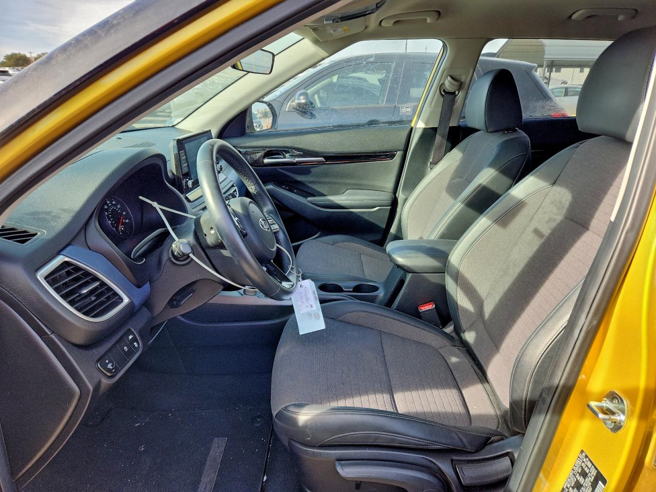 2021 KIA SELTOS S photo 7
