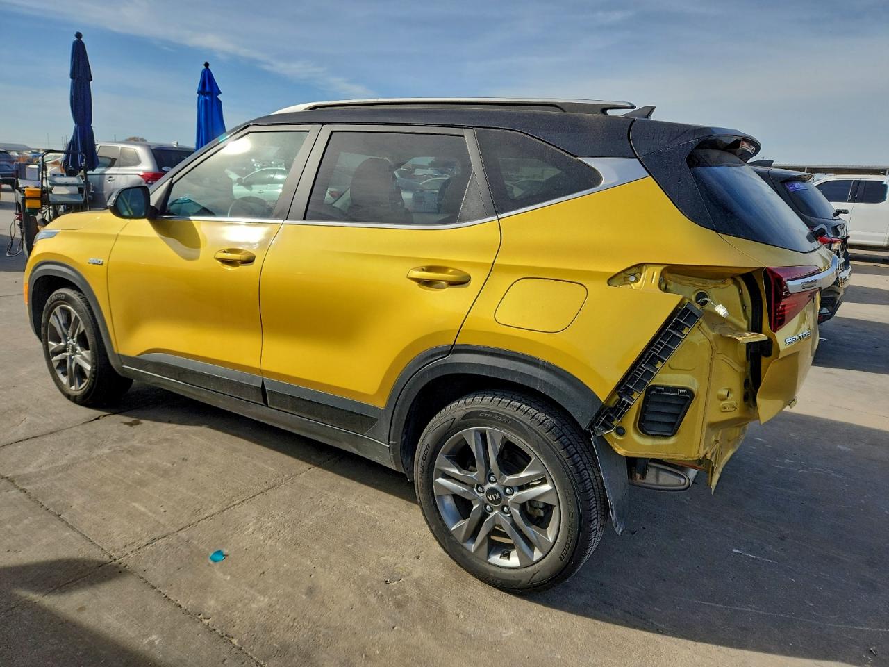 2021 KIA SELTOS S photo 2
