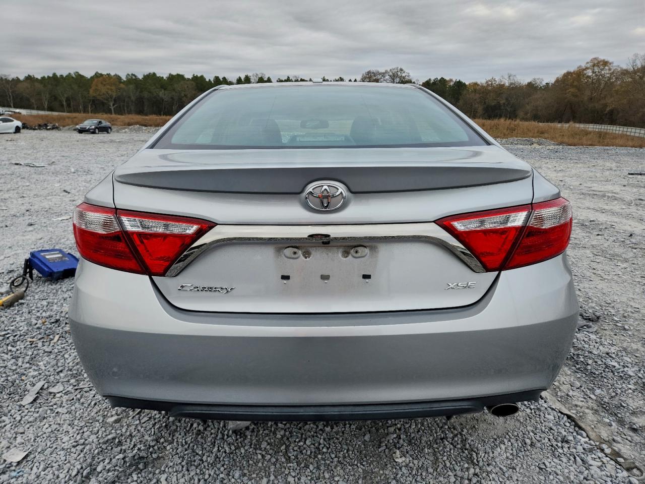 2017 TOYOTA CAMRY LE photo 6