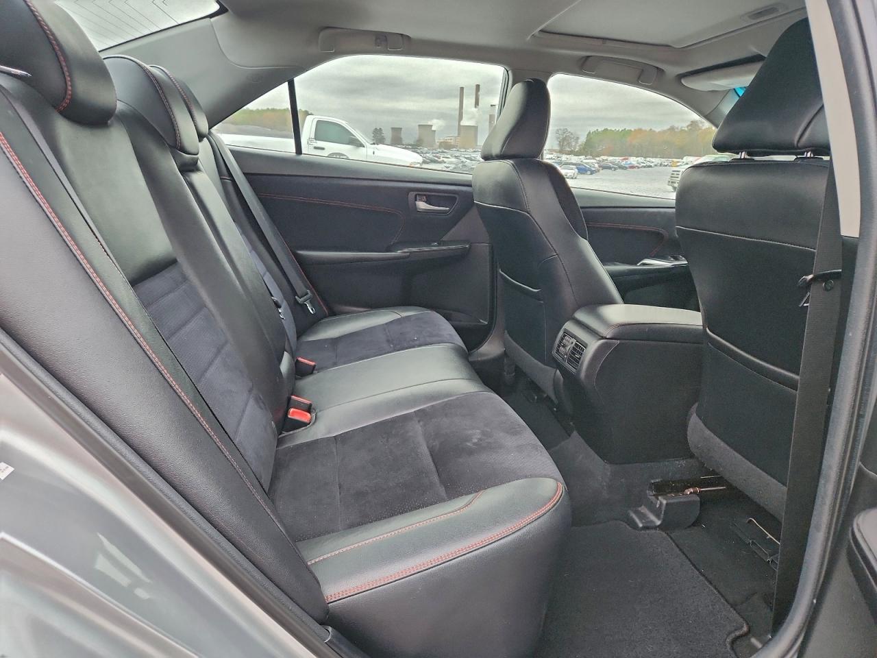 2017 TOYOTA CAMRY LE photo 10