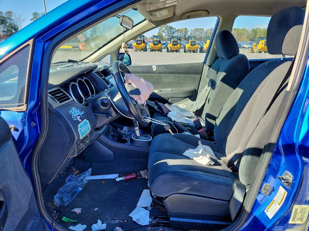 2012 NISSAN VERSA S photo 7