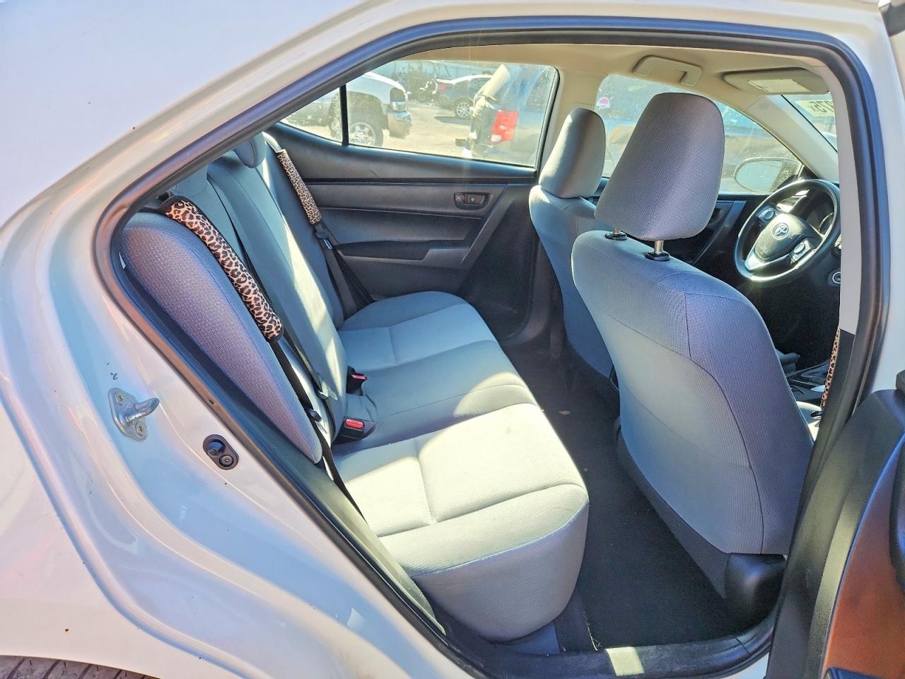 2018 TOYOTA COROLLA L photo 10