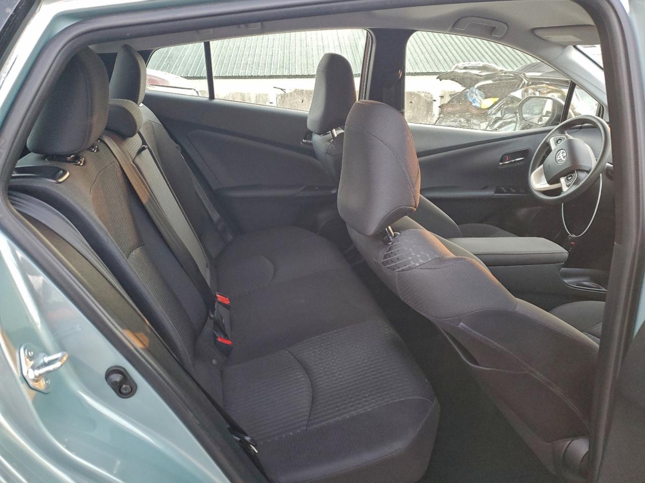 2017 TOYOTA PRIUS photo 10