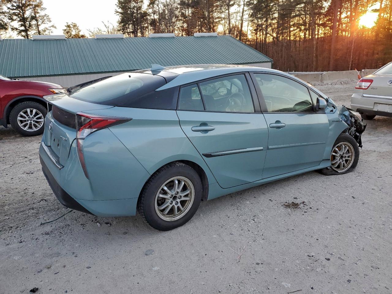 2017 TOYOTA PRIUS photo 3